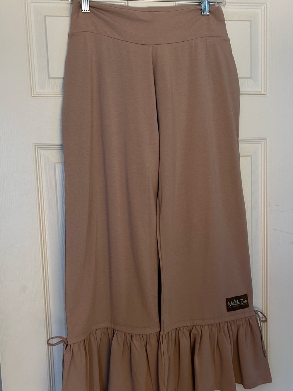 Matilda Jane Taupe Ruffle-Hem Wide Leg Pants.  Cropped